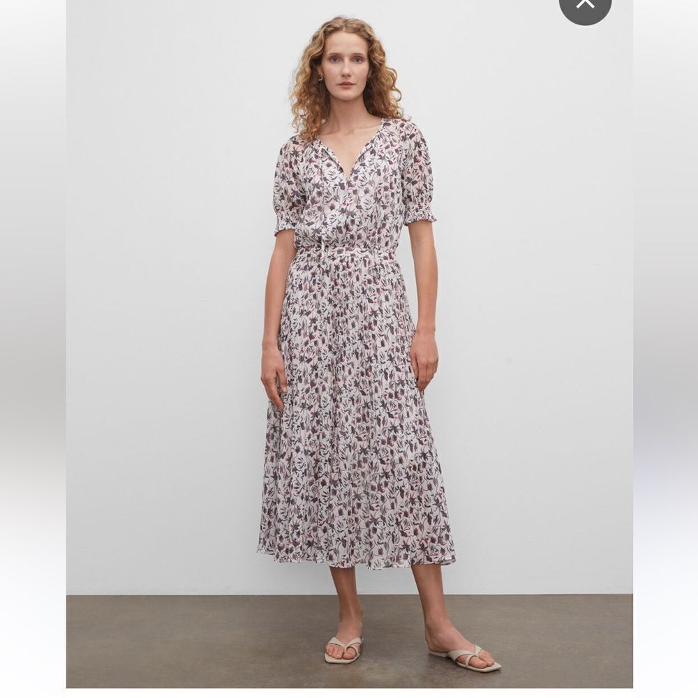Club Monaco Floral Smocked CuffNWT Size 8